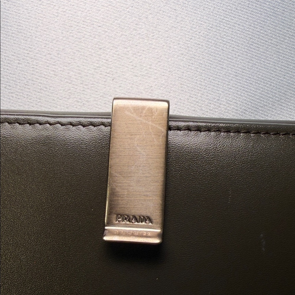 Pre Loved PRADA Wallet in Dark Brown Glossy Leather - Picture 7 of 7